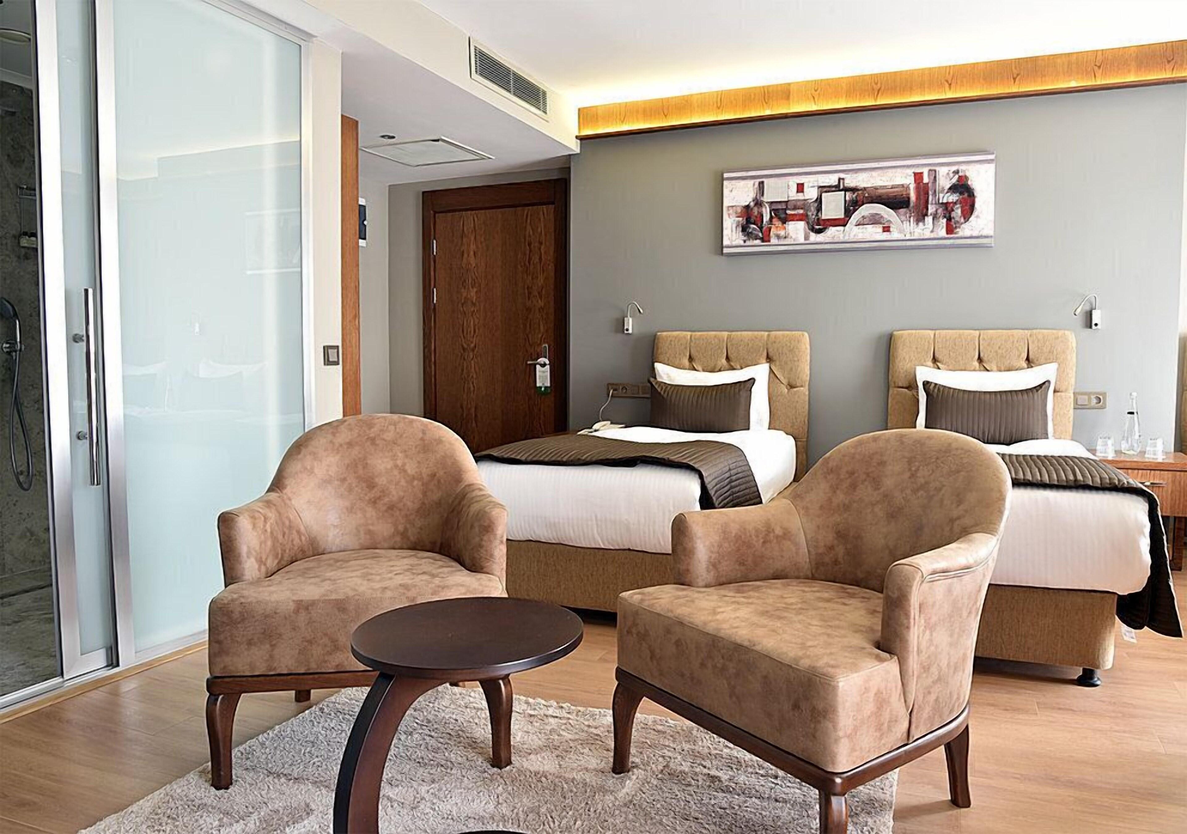 The Elegant Hotel — Foto’s 3